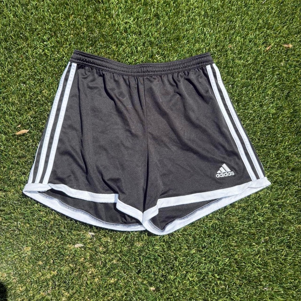 Vintage 90s adidas shorts!!